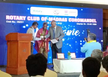 Auto driver honoured for his efforts in Greenery