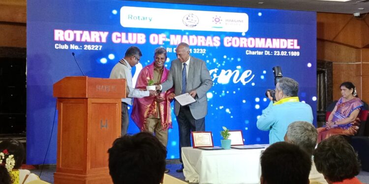 Auto driver honoured for his efforts in Greenery