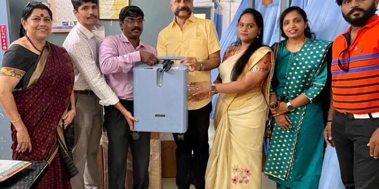 Rotary and IBM donate Oxygen concentrators to VHS