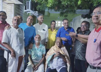 Alumni meet their headmaster in a unique meet