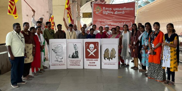 Alumni meet their headmaster in a unique meet