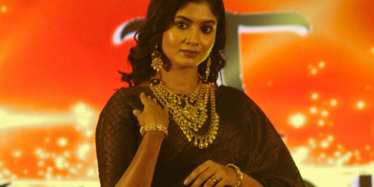 Rivaah and Tarun Tahiliani