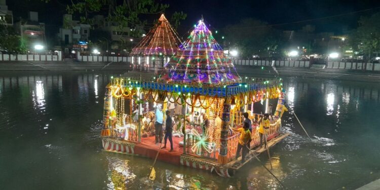 Devotees throng Marundeeswarar temple as Panguni Uttiram fest concludes