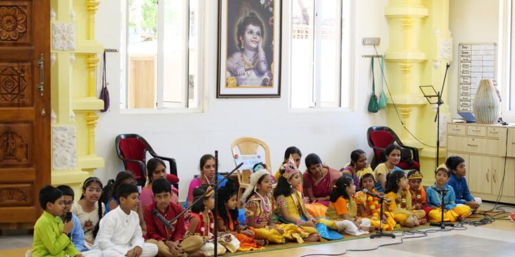 Cultural programme by Balavihar children