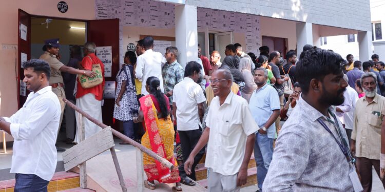 Every vote counts! The neighbourhood shares its voting day experience