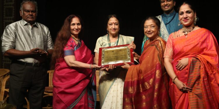 Padma Subramanyam recognised at Smriti festival held at Kalakshetra