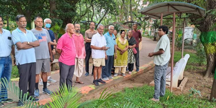 Nizhal conducts Tree Walk at Indira Nagar Park