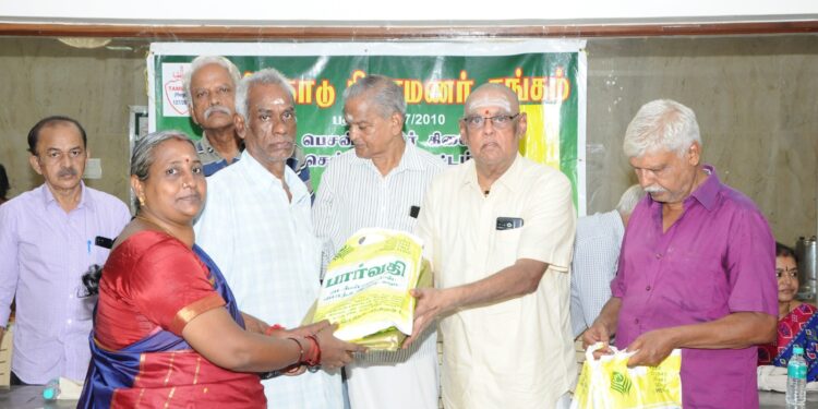 THAMBRAS distributes Diwali pamper