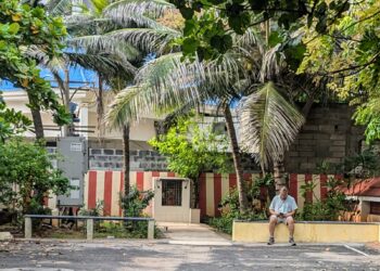 Valmiki Nagar petitions to save temple, green space from redevelopment