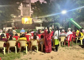 When puppets turn teachers