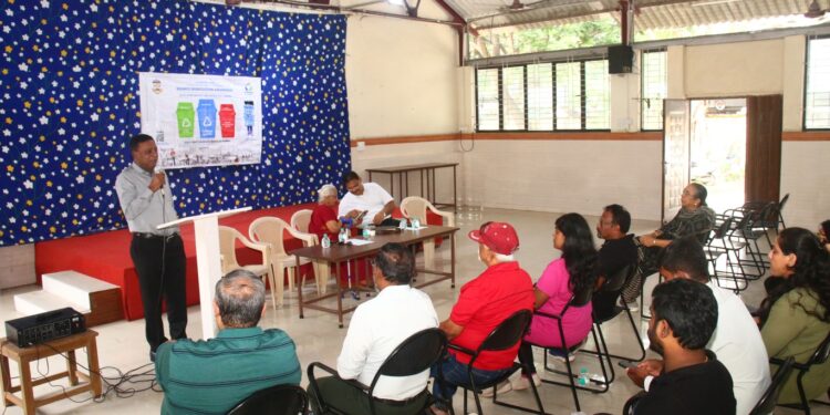 Meeting with RWAs and Urbaser focuses on improvements in waste collection