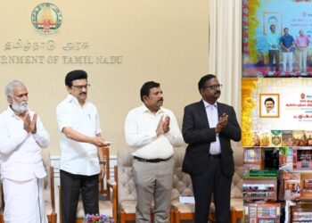 Tamil Nadu CM unveils 100 new bookstores in temples