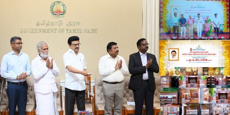 Tamil Nadu CM unveils 100 new bookstores in temples