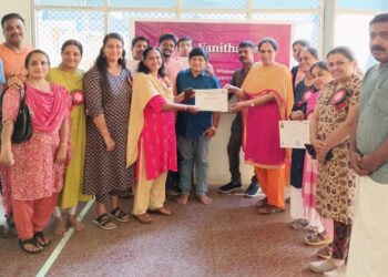 Vanitha Vedhi organises blood donation camp