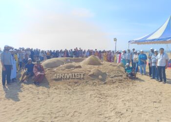 Sand art campaign highlights ocean pollution