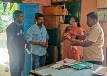 Honesty prevails: MTC crew returns lost gold chain to passenger