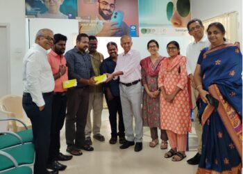 VHS distributes smart vision glasses for the visually impaired at ACL