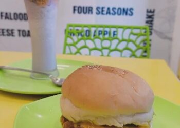 Juice World opens in Thiruvanmiyur with Rs.1 burger offer!