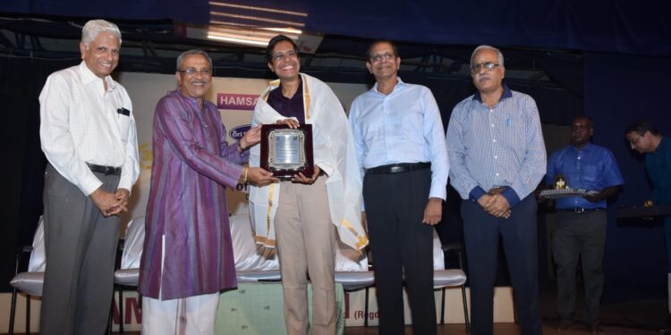 Hamsadhwani Honours IIT-Madras Director V. Kamakoti
