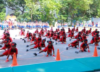 Grandparents and Grandkids Race to Fun at AMM School’s Field Day!