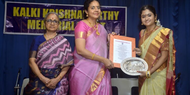 Young Harikatha Artist Varsha Bhuvaneswari Receives Kalki Award