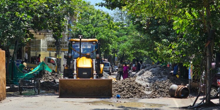 Sastri Nagar Residents Reel Under Double Diversion Chaos