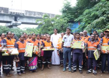 Kotturpuram Councillor Spreads Diwali Cheer Across Ward 170