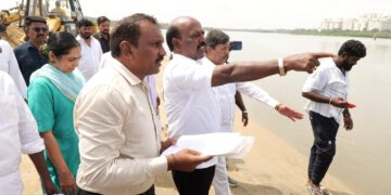 Minister Inspects Adyar Estuary Flood Mitigation Efforts Ahead of Monsoon