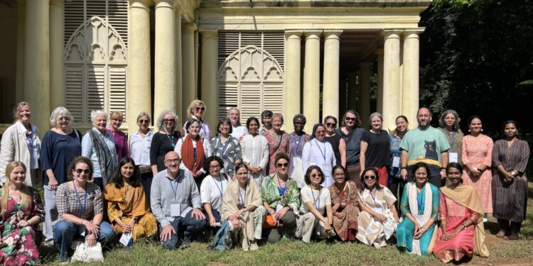 Montessori Trainers Visit Dr. Montessori’s Historic Home in Adyar